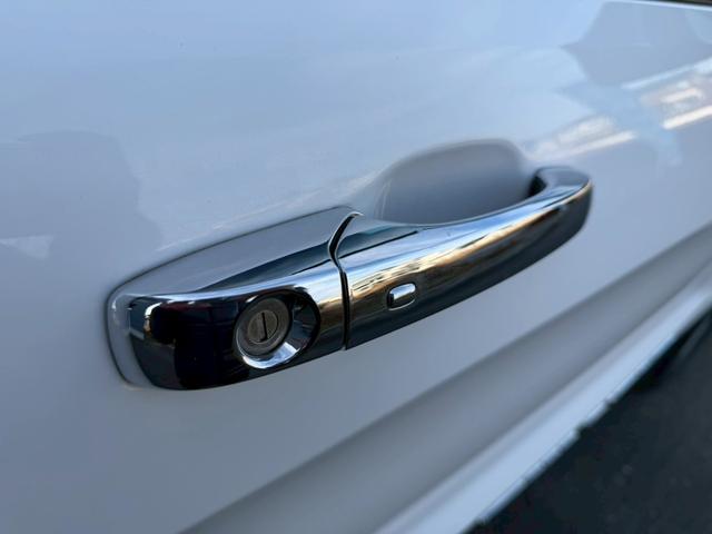 ジープ・グランドチェロキー リミテッド　純正ナビ　レザーシート　シートヒーター　バックモニター　アダプティブクルーズコントロール　アドバンストブレーキアシスト　パワーバックドア　ステアリングヒーター　ＴＶ　電動チルト　ルーフレール　禁煙車（53枚目）