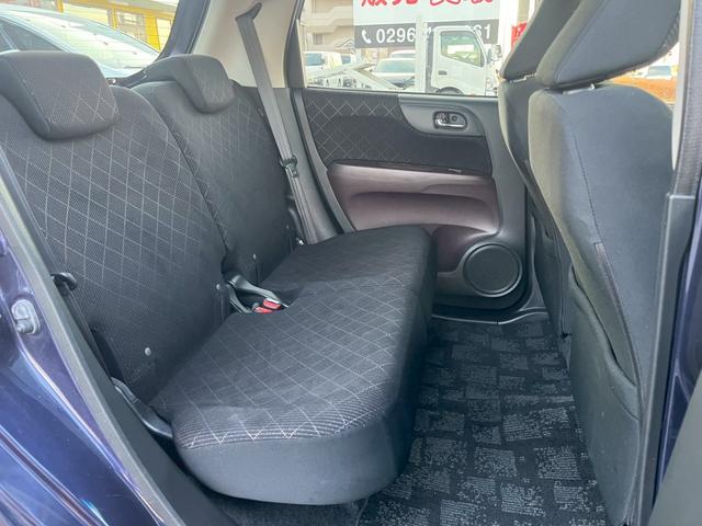 N-ONE プレミアム・Lパッケージ 純正ディスプレイオーディオ (スマートフォン連携) HIDヘッドランプ スマートキー SRSエアバック ドライブレコーダー オートエアコン 純正14AW アイドリングストップシステム 革巻きステア(11枚目)