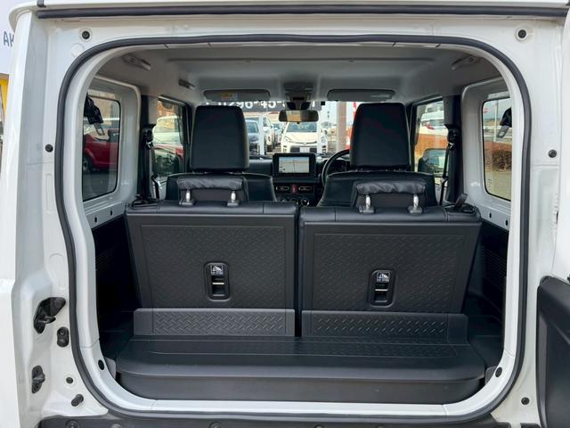 ジムニーシエラ ＪＣ　ナビ　バックモニター　ＴＶ　シートヒーター　背面タイヤ　セーフティサポート　クルーズコントロール　ＬＥＤヘッドランプ　オートライト　純正１５ＡＷ　プッシュスタート　純正シートカバー　禁煙車　バイザー（12枚目）