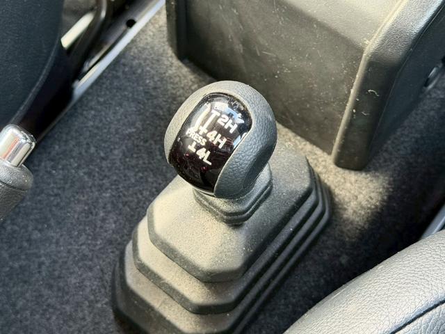 ジムニーシエラ ＪＣ　ナビ　バックモニター　ＴＶ　シートヒーター　背面タイヤ　セーフティサポート　クルーズコントロール　ＬＥＤヘッドランプ　オートライト　純正１５ＡＷ　プッシュスタート　純正シートカバー　禁煙車　バイザー（25枚目）