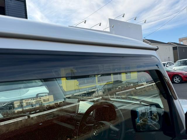 ジムニーシエラ ＪＣ　ナビ　バックモニター　ＴＶ　シートヒーター　背面タイヤ　セーフティサポート　クルーズコントロール　ＬＥＤヘッドランプ　オートライト　純正１５ＡＷ　プッシュスタート　純正シートカバー　禁煙車　バイザー（45枚目）