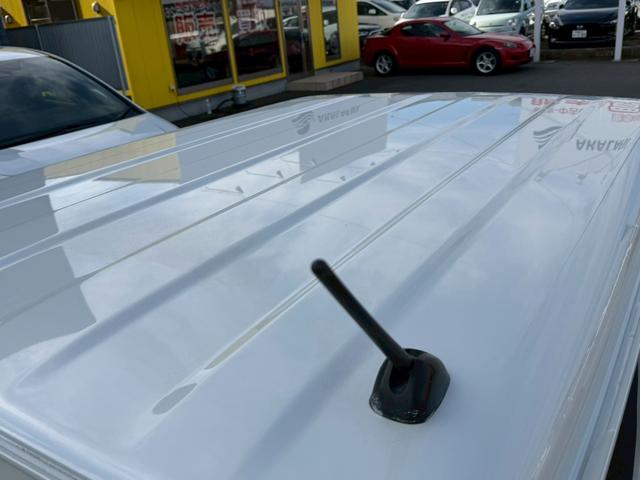 ジムニーシエラ ＪＣ　ナビ　バックモニター　ＴＶ　シートヒーター　背面タイヤ　セーフティサポート　クルーズコントロール　ＬＥＤヘッドランプ　オートライト　純正１５ＡＷ　プッシュスタート　純正シートカバー　禁煙車　バイザー（52枚目）