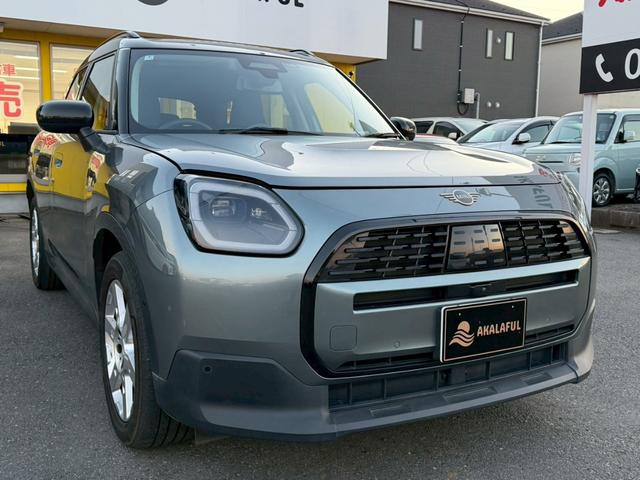 ＭＩＮＩ カントリーマンＤ　クラシック・トリム　純正ナビ　Ｍパッケージ（ｈａｒｍａｋａｒｄｏｎスピーカー／アクティブシート／メモリー付きパワーシート／インテリアカメラ／プライバシーガラス）　ブラインドスポットモニター　ルーフレール　純正１８ＡＷ（3枚目）