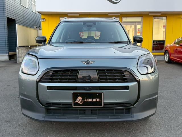 ＭＩＮＩ カントリーマンＤ　クラシック・トリム　純正ナビ　Ｍパッケージ（ｈａｒｍａｋａｒｄｏｎスピーカー／アクティブシート／メモリー付きパワーシート／インテリアカメラ／プライバシーガラス）　ブラインドスポットモニター　ルーフレール　純正１８ＡＷ（4枚目）