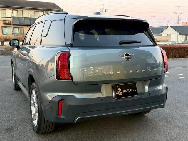 ＭＩＮＩ カントリーマンＤ　クラシック・トリム　純正ナビ　Ｍパッケージ（ｈａｒｍａｋａｒｄｏｎスピーカー／アクティブシート／メモリー付きパワーシート／インテリアカメラ／プライバシーガラス）　ブラインドスポットモニター　ルーフレール　純正１８ＡＷ（8枚目）