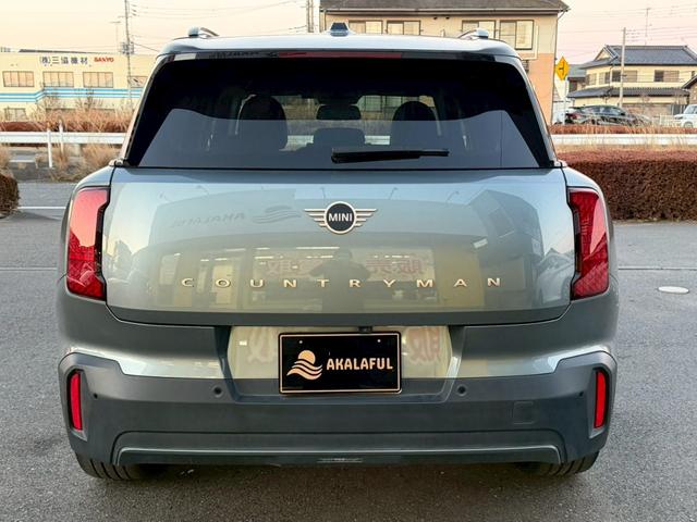ＭＩＮＩ カントリーマンＤ　クラシック・トリム　純正ナビ　Ｍパッケージ（ｈａｒｍａｋａｒｄｏｎスピーカー／アクティブシート／メモリー付きパワーシート／インテリアカメラ／プライバシーガラス）　ブラインドスポットモニター　ルーフレール　純正１８ＡＷ（9枚目）