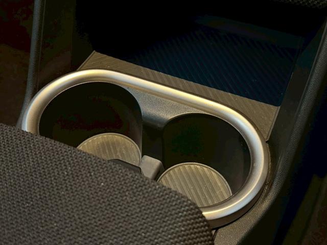 ＭＩＮＩ カントリーマンＤ　クラシック・トリム　純正ナビ　Ｍパッケージ（ｈａｒｍａｋａｒｄｏｎスピーカー／アクティブシート／メモリー付きパワーシート／インテリアカメラ／プライバシーガラス）　ブラインドスポットモニター　ルーフレール　純正１８ＡＷ（25枚目）