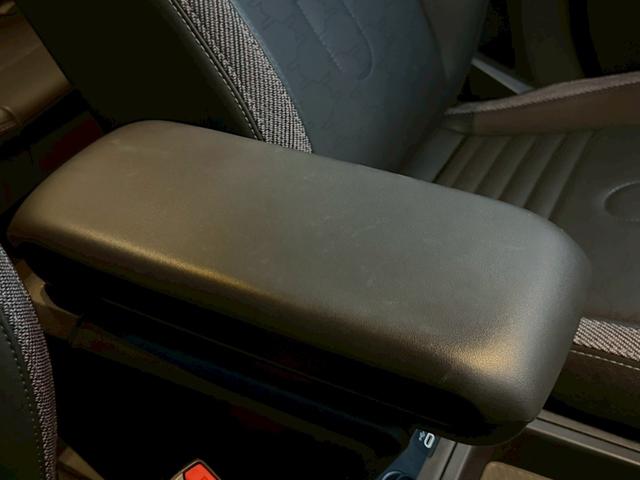 ＭＩＮＩ カントリーマンＤ　クラシック・トリム　純正ナビ　Ｍパッケージ（ｈａｒｍａｋａｒｄｏｎスピーカー／アクティブシート／メモリー付きパワーシート／インテリアカメラ／プライバシーガラス）　ブラインドスポットモニター　ルーフレール　純正１８ＡＷ（27枚目）