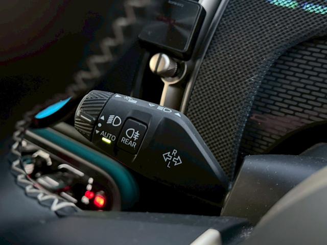 ＭＩＮＩ カントリーマンＤ　クラシック・トリム　純正ナビ　Ｍパッケージ（ｈａｒｍａｋａｒｄｏｎスピーカー／アクティブシート／メモリー付きパワーシート／インテリアカメラ／プライバシーガラス）　ブラインドスポットモニター　ルーフレール　純正１８ＡＷ（35枚目）