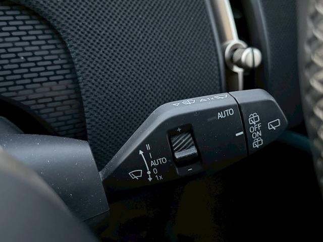 ＭＩＮＩ カントリーマンＤ　クラシック・トリム　純正ナビ　Ｍパッケージ（ｈａｒｍａｋａｒｄｏｎスピーカー／アクティブシート／メモリー付きパワーシート／インテリアカメラ／プライバシーガラス）　ブラインドスポットモニター　ルーフレール　純正１８ＡＷ（36枚目）