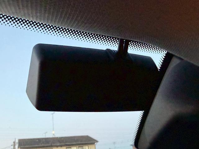 ＭＩＮＩ カントリーマンＤ　クラシック・トリム　純正ナビ　Ｍパッケージ（ｈａｒｍａｋａｒｄｏｎスピーカー／アクティブシート／メモリー付きパワーシート／インテリアカメラ／プライバシーガラス）　ブラインドスポットモニター　ルーフレール　純正１８ＡＷ（37枚目）