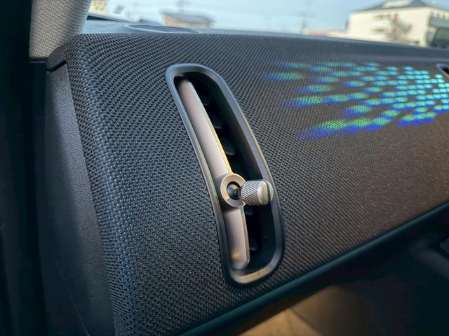 ＭＩＮＩ カントリーマンＤ　クラシック・トリム　純正ナビ　Ｍパッケージ（ｈａｒｍａｋａｒｄｏｎスピーカー／アクティブシート／メモリー付きパワーシート／インテリアカメラ／プライバシーガラス）　ブラインドスポットモニター　ルーフレール　純正１８ＡＷ（40枚目）