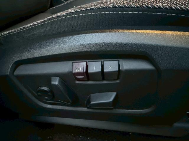 ＭＩＮＩ カントリーマンＤ　クラシック・トリム　純正ナビ　Ｍパッケージ（ｈａｒｍａｋａｒｄｏｎスピーカー／アクティブシート／メモリー付きパワーシート／インテリアカメラ／プライバシーガラス）　ブラインドスポットモニター　ルーフレール　純正１８ＡＷ（41枚目）