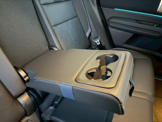 ＭＩＮＩ カントリーマンＤ　クラシック・トリム　純正ナビ　Ｍパッケージ（ｈａｒｍａｋａｒｄｏｎスピーカー／アクティブシート／メモリー付きパワーシート／インテリアカメラ／プライバシーガラス）　ブラインドスポットモニター　ルーフレール　純正１８ＡＷ（45枚目）