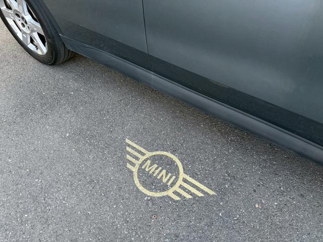 ＭＩＮＩ カントリーマンＤ　クラシック・トリム　純正ナビ　Ｍパッケージ（ｈａｒｍａｋａｒｄｏｎスピーカー／アクティブシート／メモリー付きパワーシート／インテリアカメラ／プライバシーガラス）　ブラインドスポットモニター　ルーフレール　純正１８ＡＷ（57枚目）