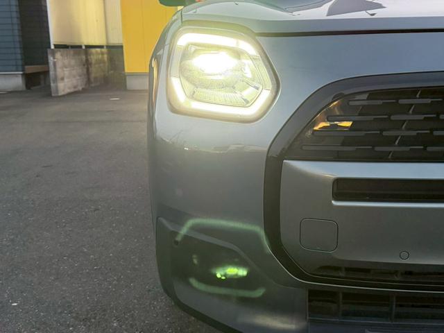 ＭＩＮＩ カントリーマンＤ　クラシック・トリム　純正ナビ　Ｍパッケージ（ｈａｒｍａｋａｒｄｏｎスピーカー／アクティブシート／メモリー付きパワーシート／インテリアカメラ／プライバシーガラス）　ブラインドスポットモニター　ルーフレール　純正１８ＡＷ（58枚目）