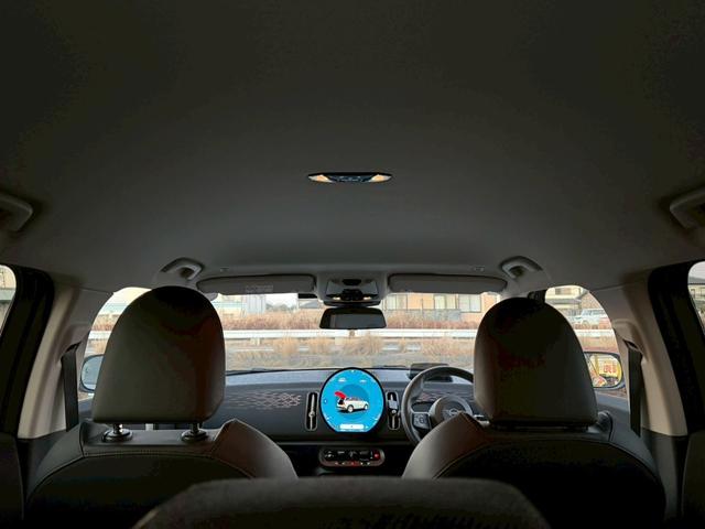 ＭＩＮＩ カントリーマンＤ　クラシック・トリム　純正ナビ　Ｍパッケージ（ｈａｒｍａｋａｒｄｏｎスピーカー／アクティブシート／メモリー付きパワーシート／インテリアカメラ／プライバシーガラス）　ブラインドスポットモニター　ルーフレール　純正１８ＡＷ（59枚目）