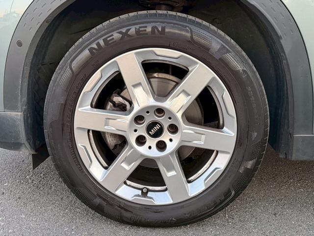 ＭＩＮＩ カントリーマンＤ　クラシック・トリム　純正ナビ　Ｍパッケージ（ｈａｒｍａｋａｒｄｏｎスピーカー／アクティブシート／メモリー付きパワーシート／インテリアカメラ／プライバシーガラス）　ブラインドスポットモニター　ルーフレール　純正１８ＡＷ（62枚目）