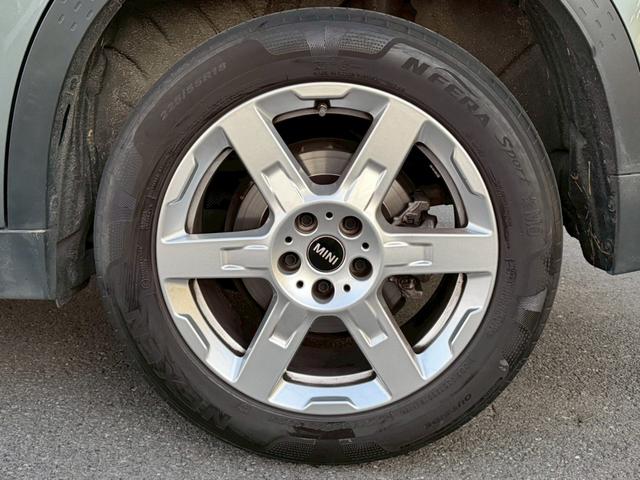 ＭＩＮＩ カントリーマンＤ　クラシック・トリム　純正ナビ　Ｍパッケージ（ｈａｒｍａｋａｒｄｏｎスピーカー／アクティブシート／メモリー付きパワーシート／インテリアカメラ／プライバシーガラス）　ブラインドスポットモニター　ルーフレール　純正１８ＡＷ（63枚目）