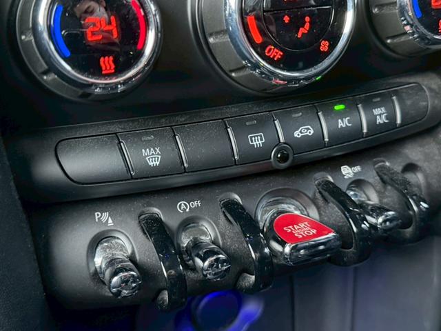 ＭＩＮＩ クーパーＤ　メーカーナビ　ＬＥＤライトパッケージ　パーキングアシストパッケージ　ペッパーパッケージ　バックモニター　ＥＴＣ　純正ＡＷ　ツートンルーフ　革巻きステアリングホイール　Ｂｌｕｅｔｏｏｔｈ　ドラレコ　禁煙（26枚目）