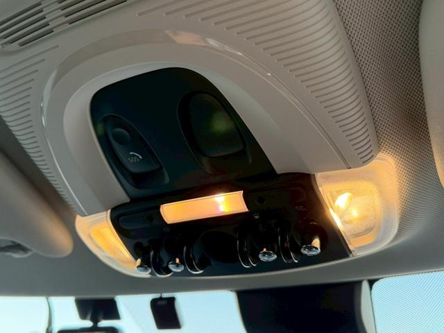 ＭＩＮＩ クーパーＤ　メーカーナビ　ＬＥＤライトパッケージ　パーキングアシストパッケージ　ペッパーパッケージ　バックモニター　ＥＴＣ　純正ＡＷ　ツートンルーフ　革巻きステアリングホイール　Ｂｌｕｅｔｏｏｔｈ　ドラレコ　禁煙（41枚目）