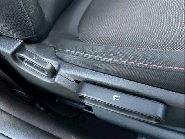 ＭＩＮＩ クーパーＤ　メーカーナビ　ＬＥＤライトパッケージ　パーキングアシストパッケージ　ペッパーパッケージ　バックモニター　ＥＴＣ　純正ＡＷ　ツートンルーフ　革巻きステアリングホイール　Ｂｌｕｅｔｏｏｔｈ　ドラレコ　禁煙（45枚目）