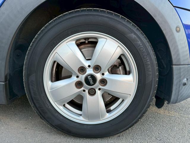 ＭＩＮＩ クーパーＤ　メーカーナビ　ＬＥＤライトパッケージ　パーキングアシストパッケージ　ペッパーパッケージ　バックモニター　ＥＴＣ　純正ＡＷ　ツートンルーフ　革巻きステアリングホイール　Ｂｌｕｅｔｏｏｔｈ　ドラレコ　禁煙（63枚目）