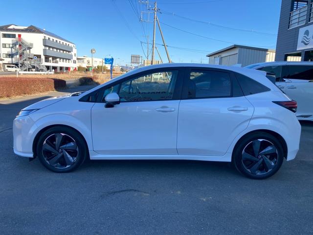 オーラ Ｇ　レザーエディション　純正９インチワイドディスプレイナビ　ＢＯＳＥサウンド　プロパイロット　レザーシート　ワイヤレス充電器　寒冷地仕様　地デジＴＶ　インテリジェントアラウンドビューモニター　デジタルインナーミラー　禁煙車（6枚目）