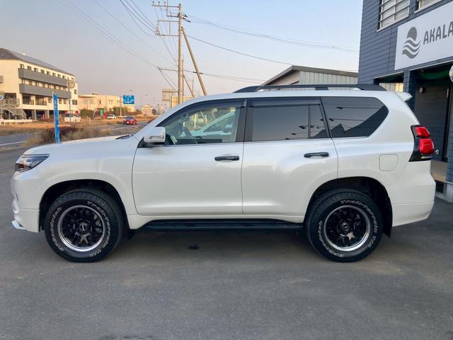 ランドクルーザープラド ＴＸ　Ｌパッケージ　モデリスタエアロ　純正９インチディスプレイナビ　サンルーフ　ベージュレザーシート　全方位モニター　ブラックルーフレール　ＴＲＤマフラー　ＲＡＹＳ１８ＡＷ　セーフティセンス　ＬＥＤヘッドランプ　禁煙車（6枚目）