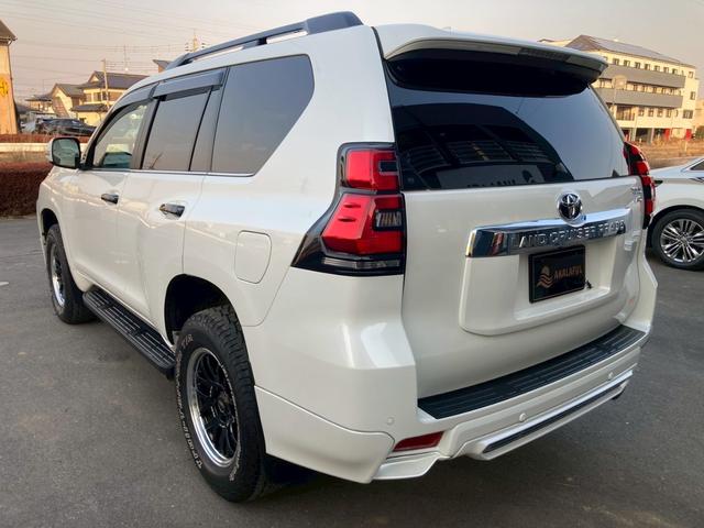 ランドクルーザープラド ＴＸ　Ｌパッケージ　モデリスタエアロ　純正９インチディスプレイナビ　サンルーフ　ベージュレザーシート　全方位モニター　ブラックルーフレール　ＴＲＤマフラー　ＲＡＹＳ１８ＡＷ　セーフティセンス　ＬＥＤヘッドランプ　禁煙車（8枚目）