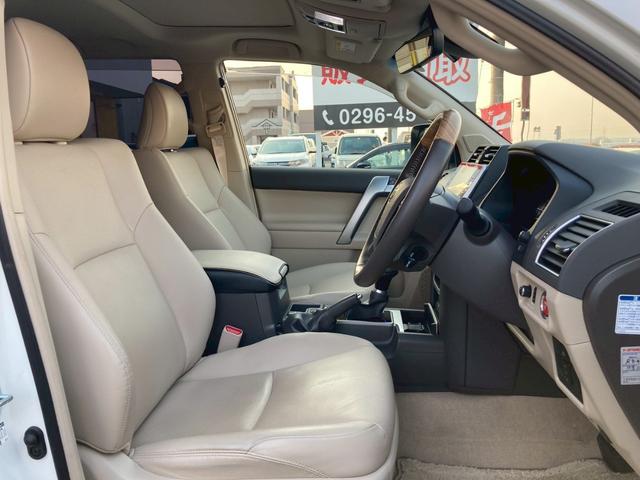 ランドクルーザープラド ＴＸ　Ｌパッケージ　モデリスタエアロ　純正９インチディスプレイナビ　サンルーフ　ベージュレザーシート　全方位モニター　ブラックルーフレール　ＴＲＤマフラー　ＲＡＹＳ１８ＡＷ　セーフティセンス　ＬＥＤヘッドランプ　禁煙車（10枚目）