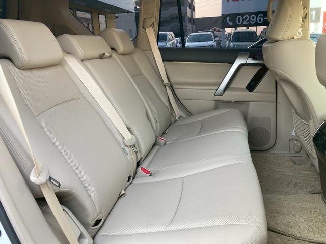 ランドクルーザープラド ＴＸ　Ｌパッケージ　モデリスタエアロ　純正９インチディスプレイナビ　サンルーフ　ベージュレザーシート　全方位モニター　ブラックルーフレール　ＴＲＤマフラー　ＲＡＹＳ１８ＡＷ　セーフティセンス　ＬＥＤヘッドランプ　禁煙車（11枚目）