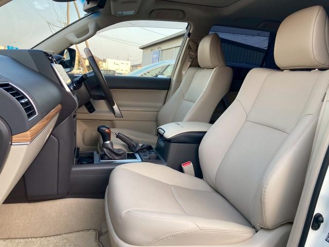 ランドクルーザープラド ＴＸ　Ｌパッケージ　モデリスタエアロ　純正９インチディスプレイナビ　サンルーフ　ベージュレザーシート　全方位モニター　ブラックルーフレール　ＴＲＤマフラー　ＲＡＹＳ１８ＡＷ　セーフティセンス　ＬＥＤヘッドランプ　禁煙車（12枚目）