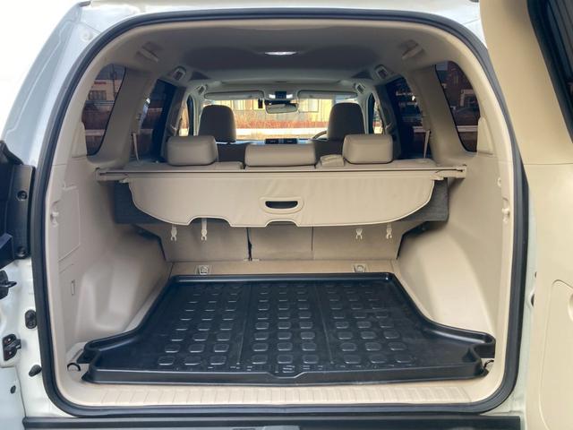 ランドクルーザープラド ＴＸ　Ｌパッケージ　モデリスタエアロ　純正９インチディスプレイナビ　サンルーフ　ベージュレザーシート　全方位モニター　ブラックルーフレール　ＴＲＤマフラー　ＲＡＹＳ１８ＡＷ　セーフティセンス　ＬＥＤヘッドランプ　禁煙車（16枚目）