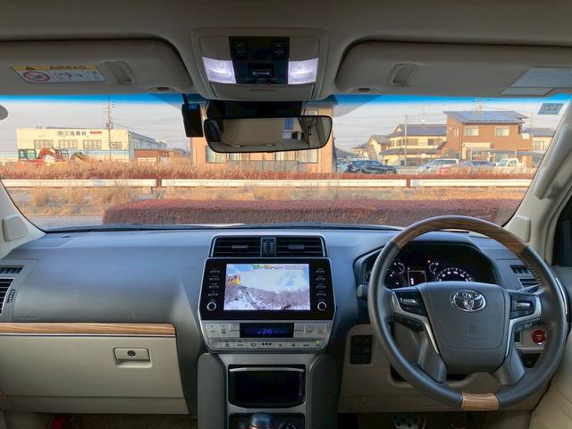 ランドクルーザープラド ＴＸ　Ｌパッケージ　モデリスタエアロ　純正９インチディスプレイナビ　サンルーフ　ベージュレザーシート　全方位モニター　ブラックルーフレール　ＴＲＤマフラー　ＲＡＹＳ１８ＡＷ　セーフティセンス　ＬＥＤヘッドランプ　禁煙車（17枚目）