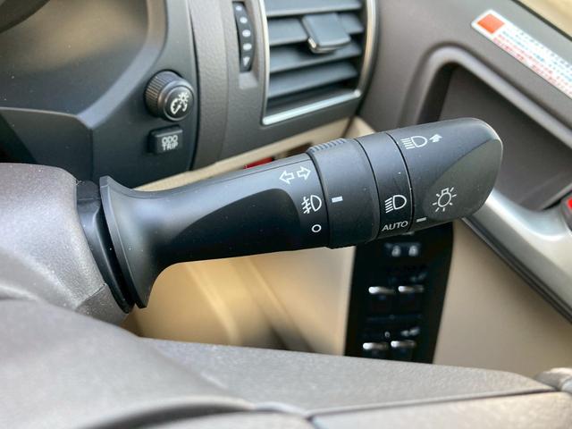 ランドクルーザープラド ＴＸ　Ｌパッケージ　モデリスタエアロ　純正９インチディスプレイナビ　サンルーフ　ベージュレザーシート　全方位モニター　ブラックルーフレール　ＴＲＤマフラー　ＲＡＹＳ１８ＡＷ　セーフティセンス　ＬＥＤヘッドランプ　禁煙車（28枚目）