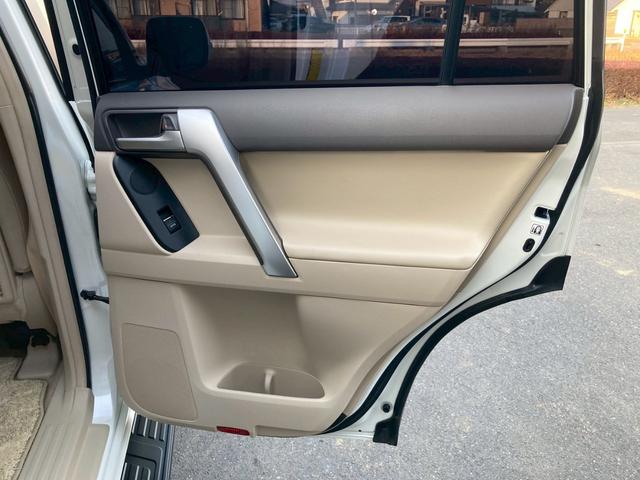 ランドクルーザープラド ＴＸ　Ｌパッケージ　モデリスタエアロ　純正９インチディスプレイナビ　サンルーフ　ベージュレザーシート　全方位モニター　ブラックルーフレール　ＴＲＤマフラー　ＲＡＹＳ１８ＡＷ　セーフティセンス　ＬＥＤヘッドランプ　禁煙車（53枚目）