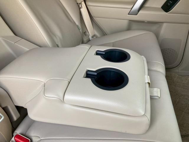 ランドクルーザープラド ＴＸ　Ｌパッケージ　モデリスタエアロ　純正９インチディスプレイナビ　サンルーフ　ベージュレザーシート　全方位モニター　ブラックルーフレール　ＴＲＤマフラー　ＲＡＹＳ１８ＡＷ　セーフティセンス　ＬＥＤヘッドランプ　禁煙車（57枚目）