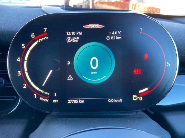 ＭＩＮＩ ジョンクーパーワークス　コンバーチブル　ＪＣＷトリム　メーカーナビ　ジョンクーパーワークストリム（グレーアクセント入黒レザーシート／アダプティブサスペンション／ピアノブラックエクステリア）　ユニオンジャック柄ソフトマップ　クルコン　バックモニター　禁煙車（18枚目）