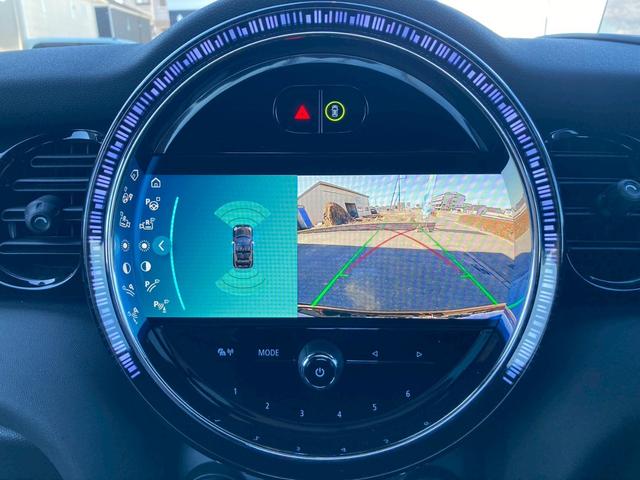 ＭＩＮＩ ジョンクーパーワークス　コンバーチブル　ＪＣＷトリム　メーカーナビ　ジョンクーパーワークストリム（グレーアクセント入黒レザーシート／アダプティブサスペンション／ピアノブラックエクステリア）　ユニオンジャック柄ソフトマップ　クルコン　バックモニター　禁煙車（21枚目）