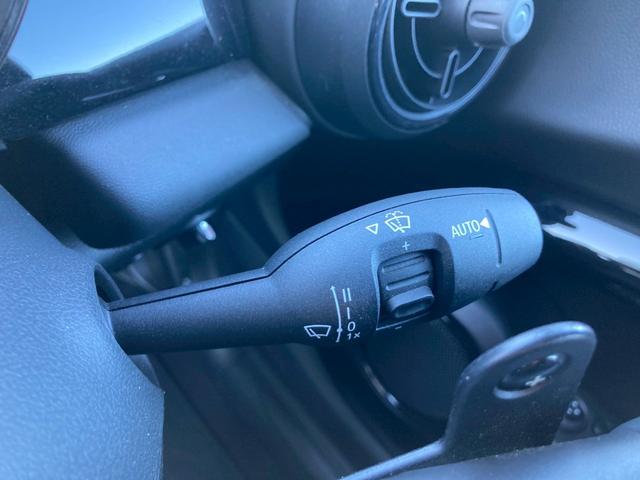 ＭＩＮＩ ジョンクーパーワークス　コンバーチブル　ＪＣＷトリム　メーカーナビ　ジョンクーパーワークストリム（グレーアクセント入黒レザーシート／アダプティブサスペンション／ピアノブラックエクステリア）　ユニオンジャック柄ソフトマップ　クルコン　バックモニター　禁煙車（25枚目）