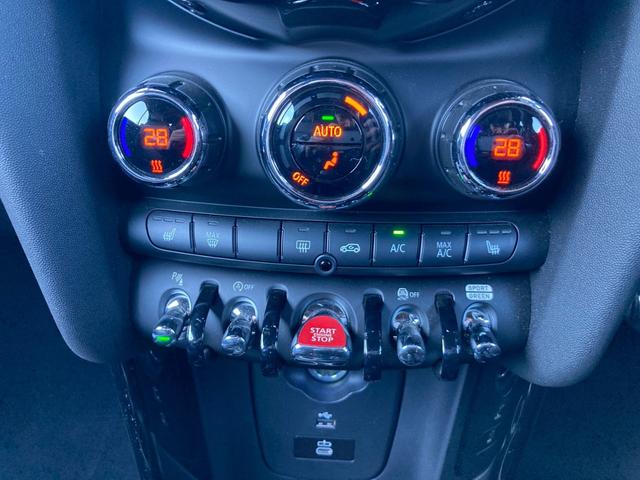 ＭＩＮＩ ジョンクーパーワークス　コンバーチブル　ＪＣＷトリム　メーカーナビ　ジョンクーパーワークストリム（グレーアクセント入黒レザーシート／アダプティブサスペンション／ピアノブラックエクステリア）　ユニオンジャック柄ソフトマップ　クルコン　バックモニター　禁煙車（29枚目）