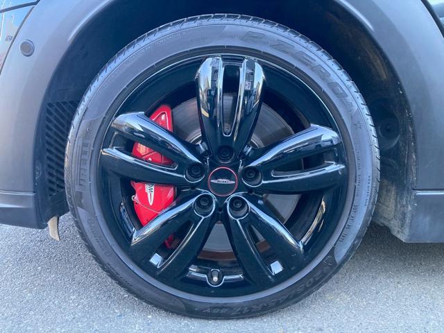 ＭＩＮＩ ジョンクーパーワークス　コンバーチブル　ＪＣＷトリム　メーカーナビ　ジョンクーパーワークストリム（グレーアクセント入黒レザーシート／アダプティブサスペンション／ピアノブラックエクステリア）　ユニオンジャック柄ソフトマップ　クルコン　バックモニター　禁煙車（59枚目）