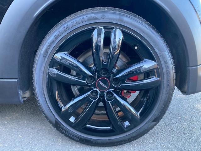 ＭＩＮＩ ジョンクーパーワークス　コンバーチブル　ＪＣＷトリム　メーカーナビ　ジョンクーパーワークストリム（グレーアクセント入黒レザーシート／アダプティブサスペンション／ピアノブラックエクステリア）　ユニオンジャック柄ソフトマップ　クルコン　バックモニター　禁煙車（60枚目）