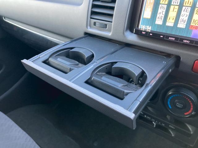 ハイエースバン ロングスーパーＧＬ　フロントリップ　ナビ　ＴＶ　バックモニター　ＡＣ１００Ｖ電源　寒冷地仕様　オートライト　ランプ付きスライドドアステップ　ＳＲＳエアバック　リアクーラー　リアヒーター　イモビライザー　パワーウィンドウ（25枚目）