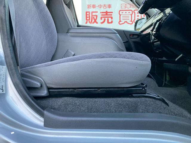ハイエースバン ロングスーパーＧＬ　フロントリップ　ナビ　ＴＶ　バックモニター　ＡＣ１００Ｖ電源　寒冷地仕様　オートライト　ランプ付きスライドドアステップ　ＳＲＳエアバック　リアクーラー　リアヒーター　イモビライザー　パワーウィンドウ（42枚目）