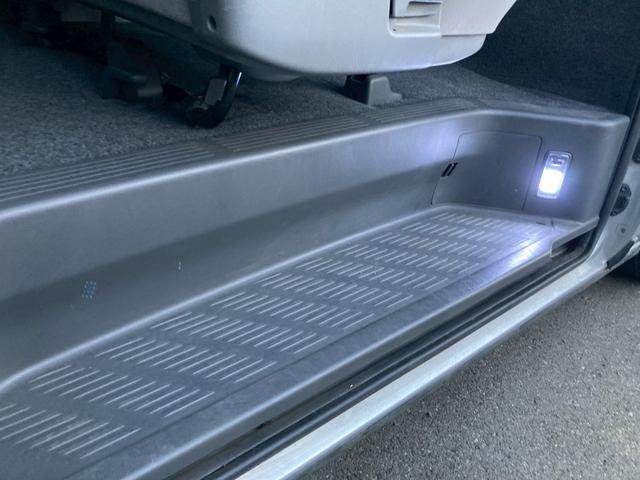ハイエースバン ロングスーパーＧＬ　フロントリップ　ナビ　ＴＶ　バックモニター　ＡＣ１００Ｖ電源　寒冷地仕様　オートライト　ランプ付きスライドドアステップ　ＳＲＳエアバック　リアクーラー　リアヒーター　イモビライザー　パワーウィンドウ（47枚目）