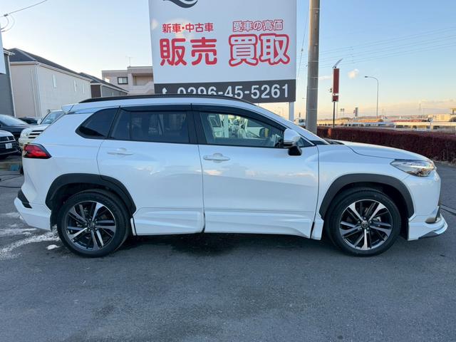 カローラクロス ハイブリッド Z 4WD モデリスタエアロ(F・S・R) 純正9インチナビディスプレイナビ 全方位モニター ブラインドスポットモニター パーキングサポートブレーキ TV セーフティセンス 革ファブリックコンビシート(6枚目)