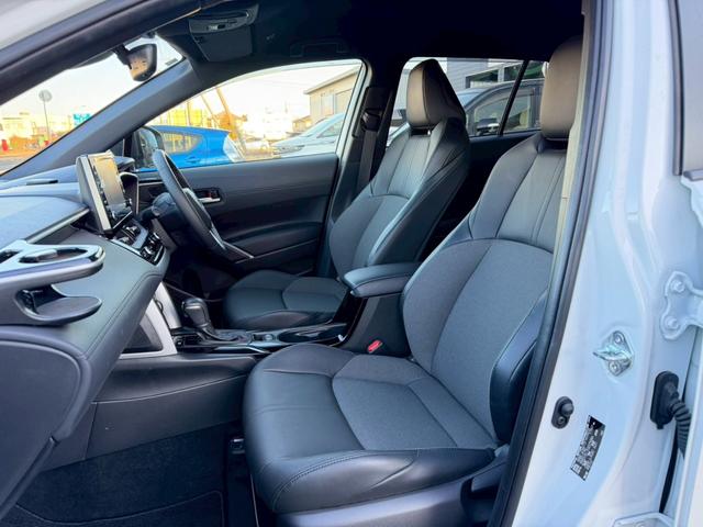 カローラクロス ハイブリッド Z 4WD モデリスタエアロ(F・S・R) 純正9インチナビディスプレイナビ 全方位モニター ブラインドスポットモニター パーキングサポートブレーキ TV セーフティセンス 革ファブリックコンビシート(12枚目)