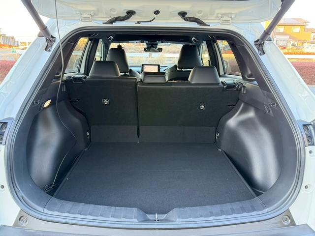 カローラクロス ハイブリッド Z 4WD モデリスタエアロ(F・S・R) 純正9インチナビディスプレイナビ 全方位モニター ブラインドスポットモニター パーキングサポートブレーキ TV セーフティセンス 革ファブリックコンビシート(14枚目)